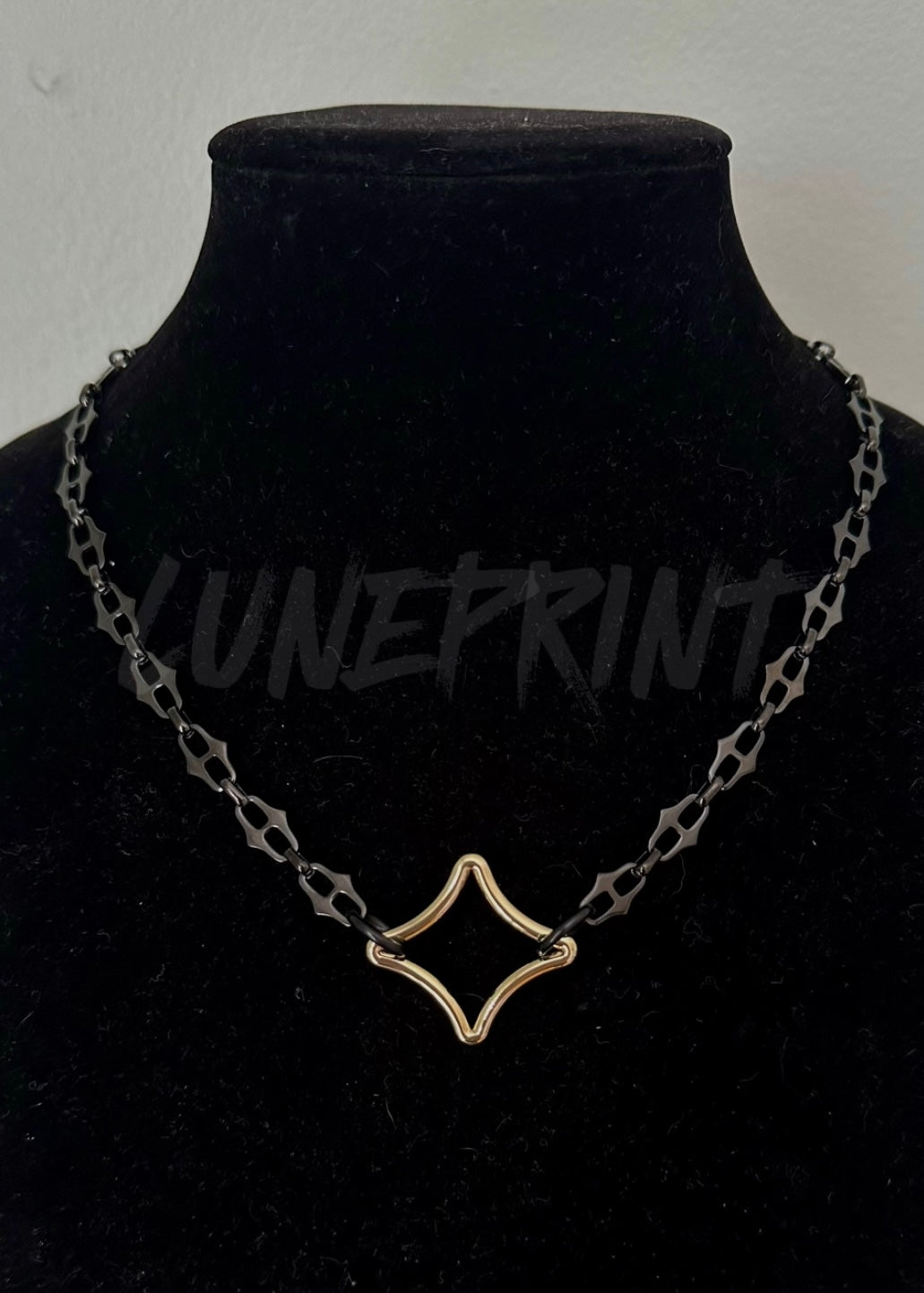 Gunmetal Sparkle Barbed Thorn Necklace