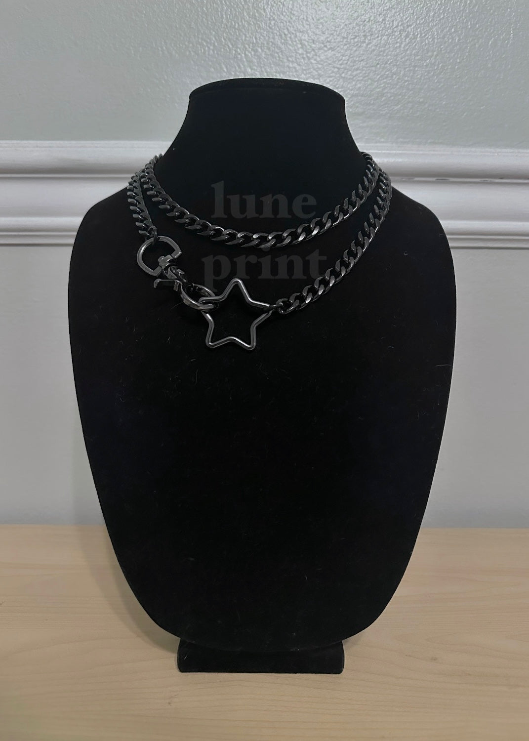 Gunmetal Star Loop Choker