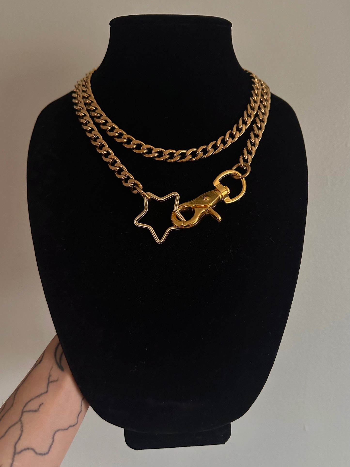 Gold Star Loop Choker